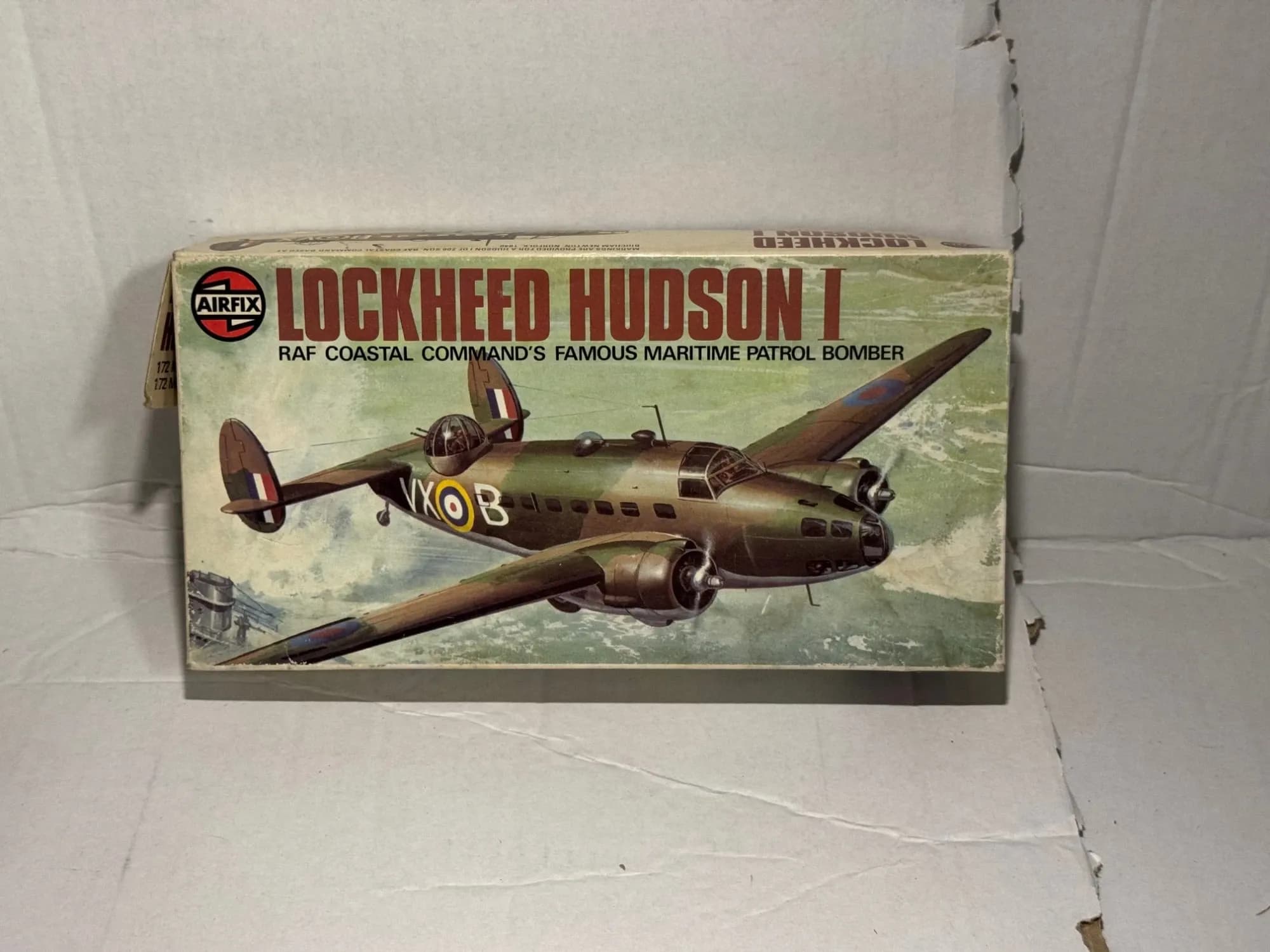 Airfix 1:72 Lockheed Hudson Mk.I Model Kit Royal Air Force 04034, photo 1