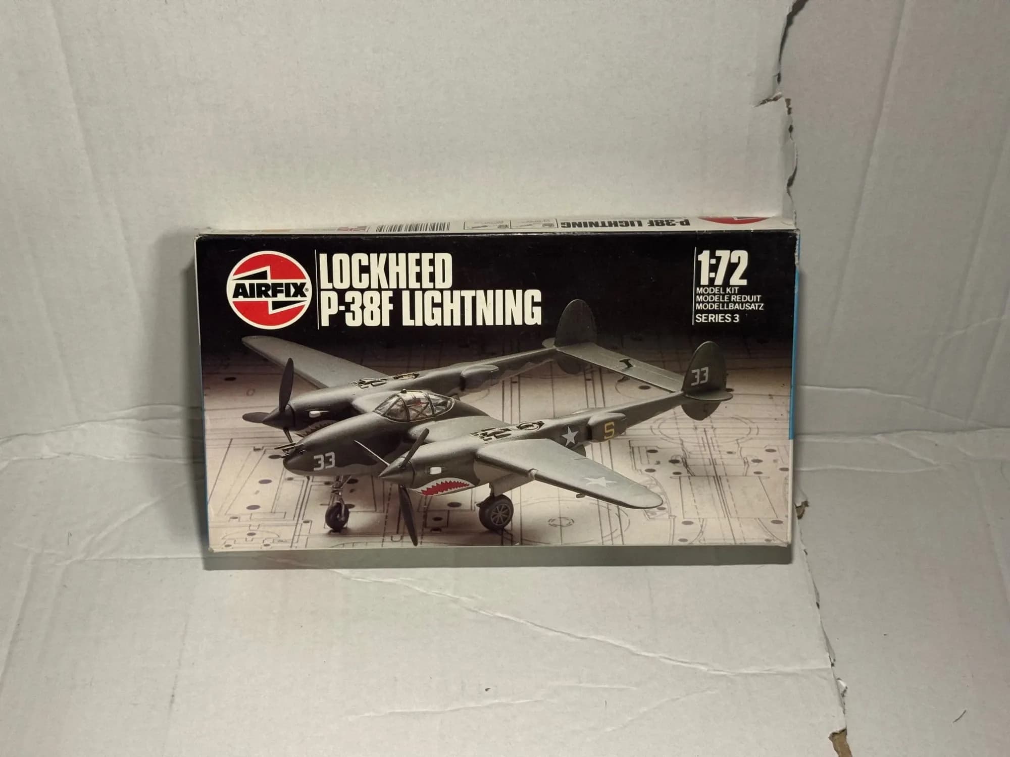 Airfix 1:72 Lockheed P-38F Lightning Model Kit United States Air Force 03018, photo 1