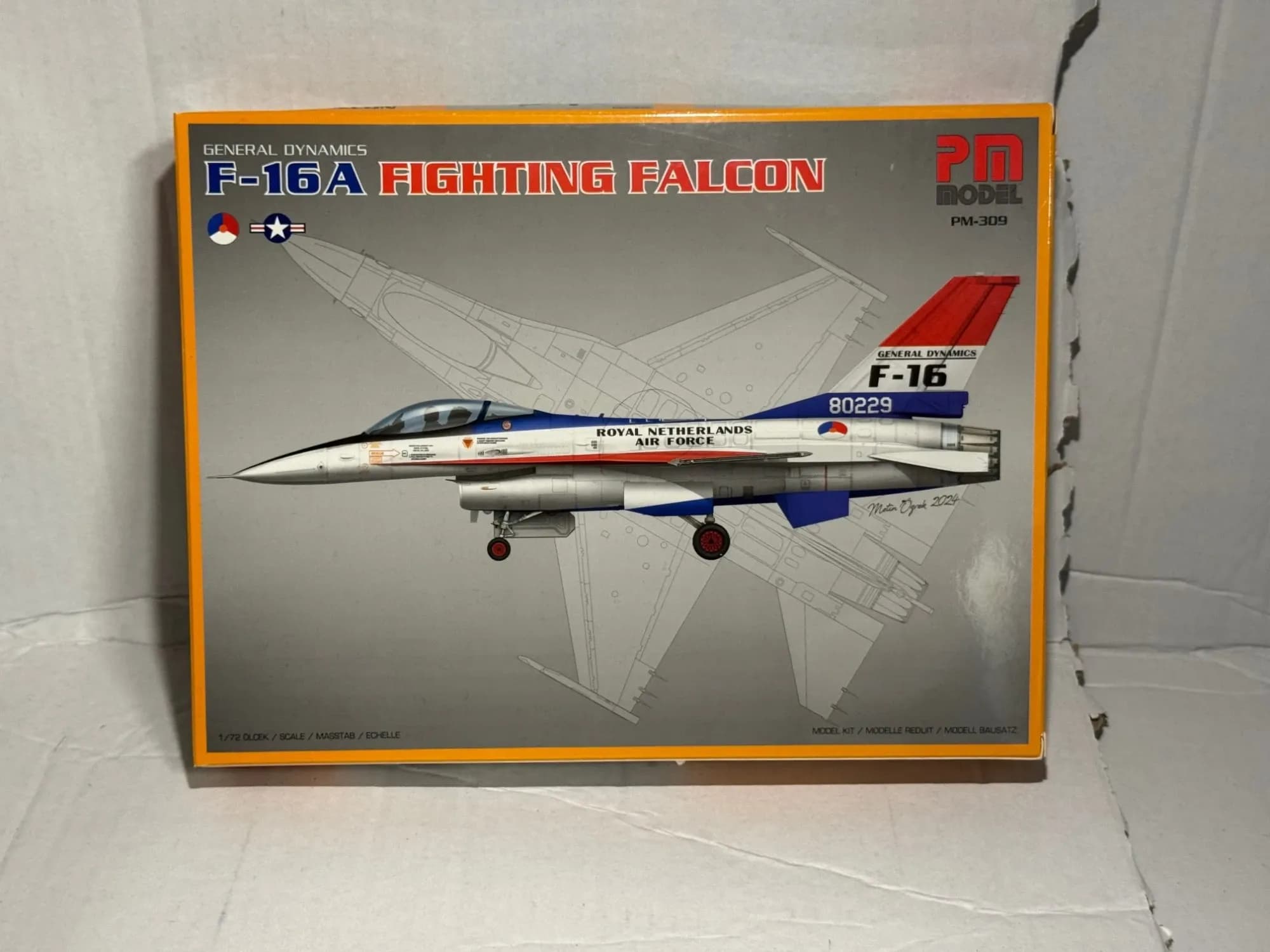 PM Model 1:72 General Dynamics F-16A Fighting Falcon Model Kit Royal Netherlands Air Force PM-309, photo 1