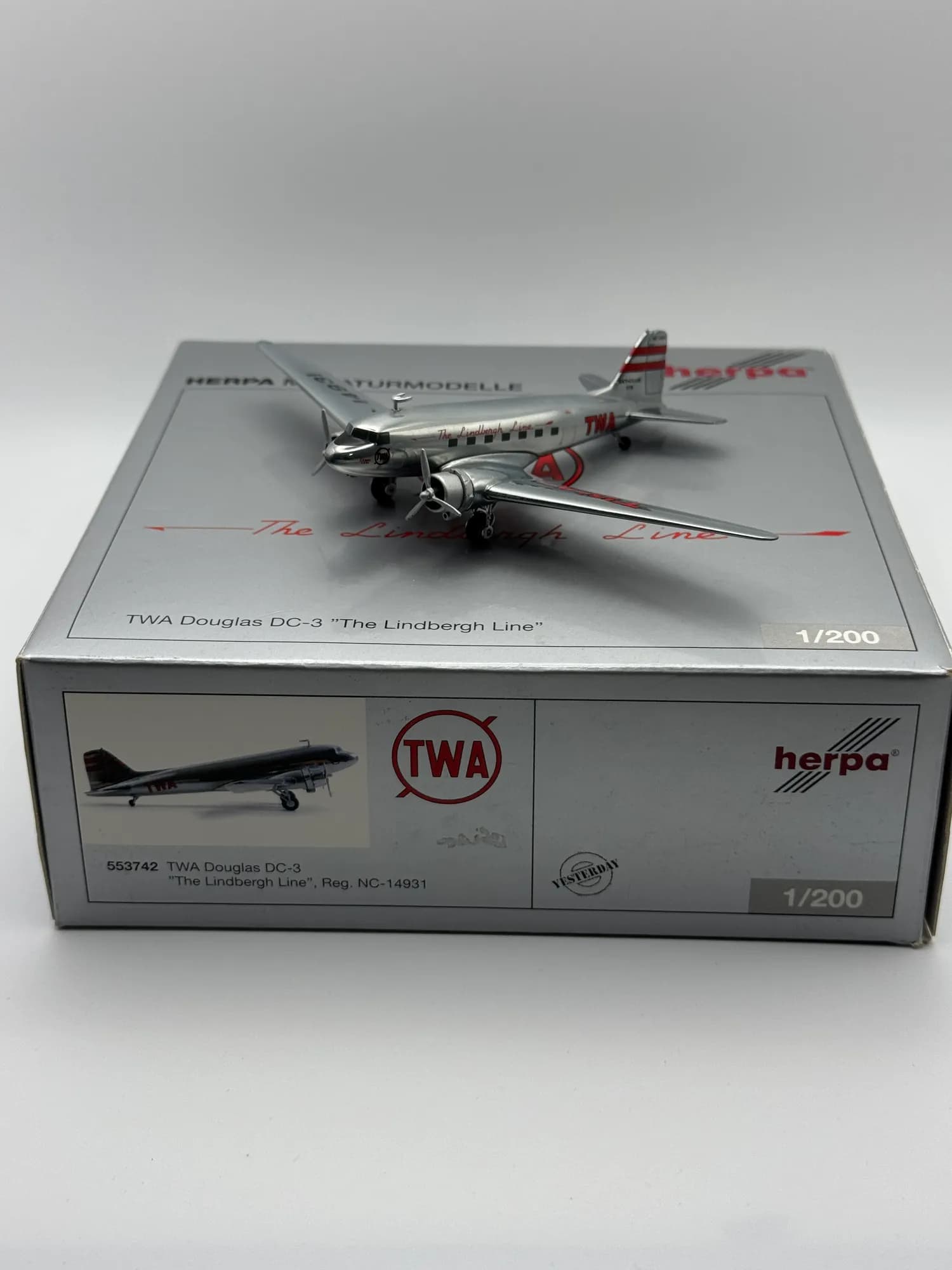 Herpa 1:200 Douglas DC-3 Diecast TWA 553742, photo 1