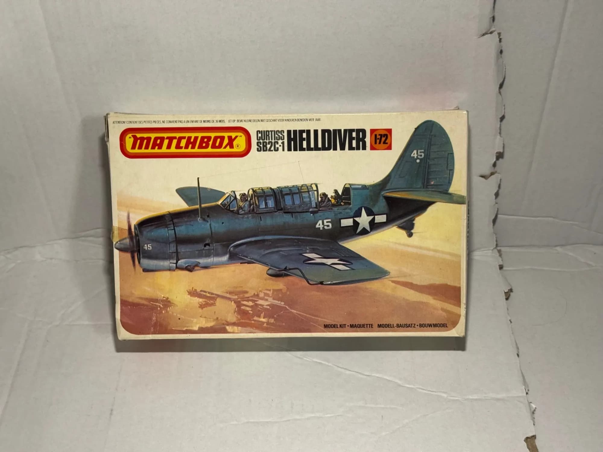 Matchbox 1:72 Curtiss SB2C-1 Helldiver Model Kit PK-104, photo 1
